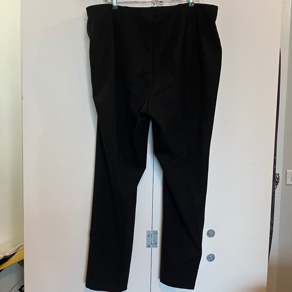 💲⬇️ Liz Claiborne Black Pull-On Pants - Alexis Tapered Stretch - Picture 4 of 4